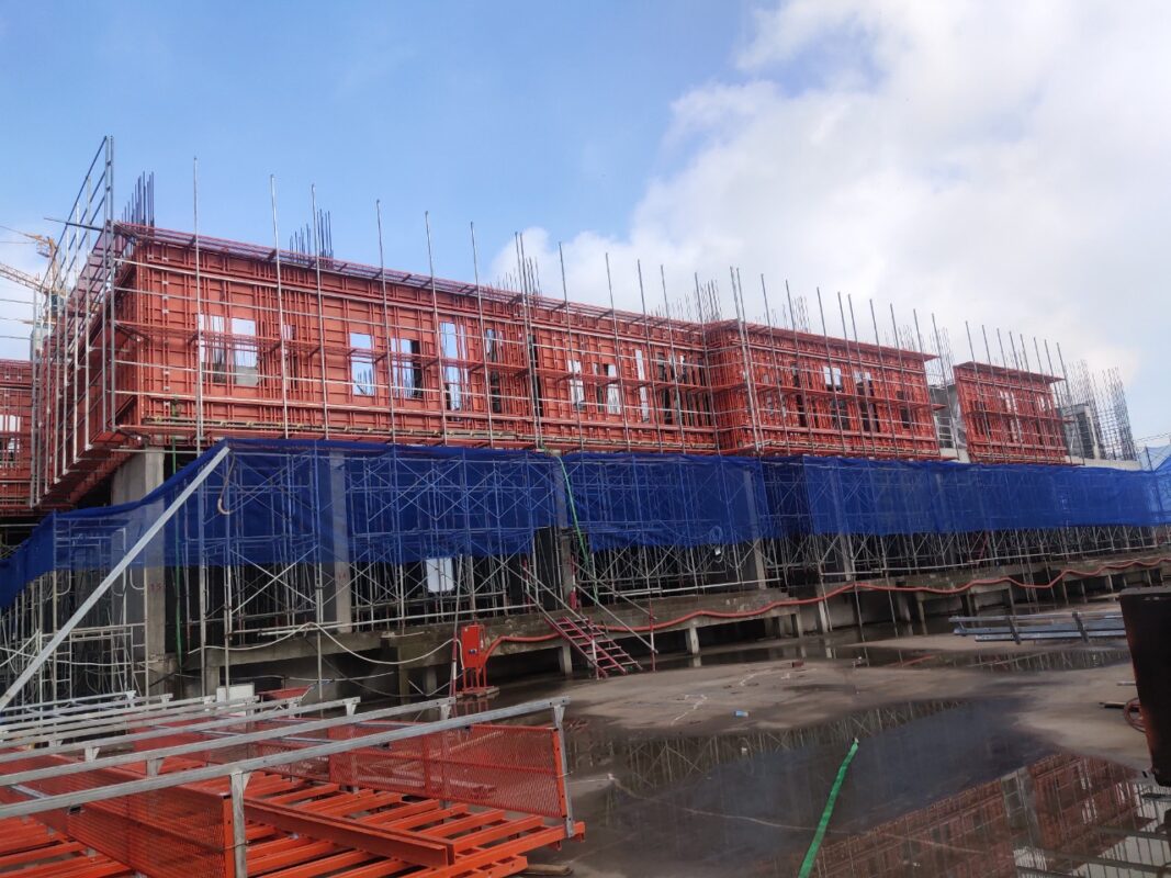 Gang form trong xây dựng